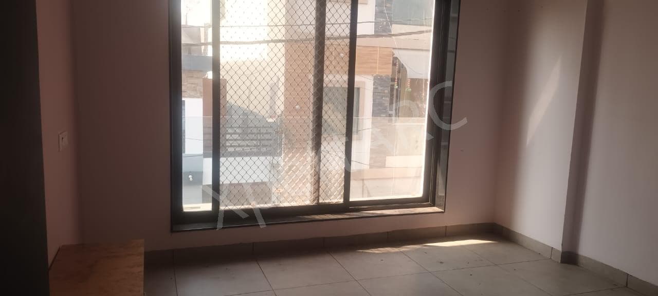 Property Photos 8