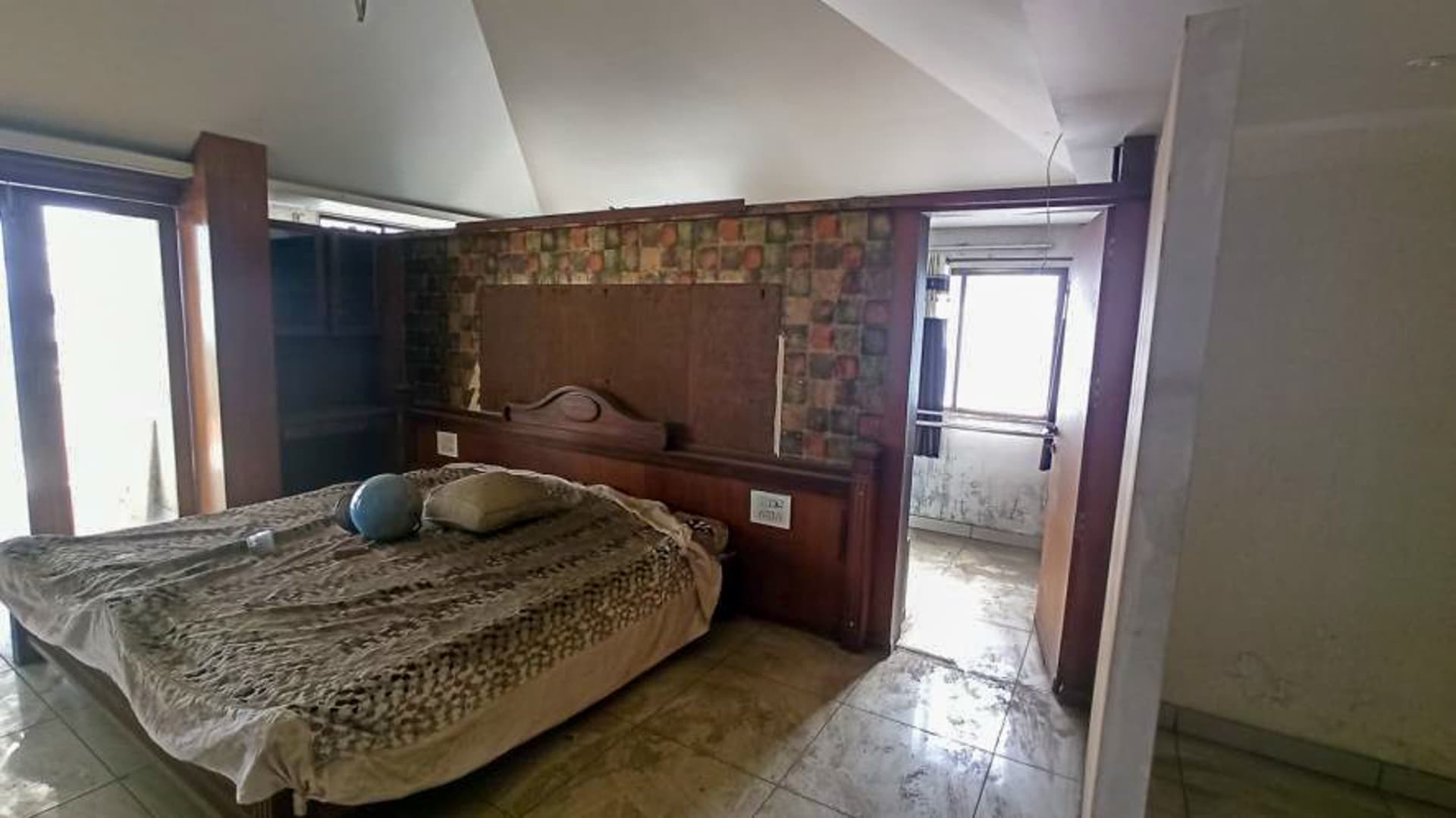 Property Photos 16
