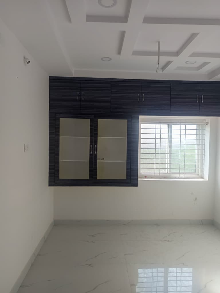 Property Photos 7