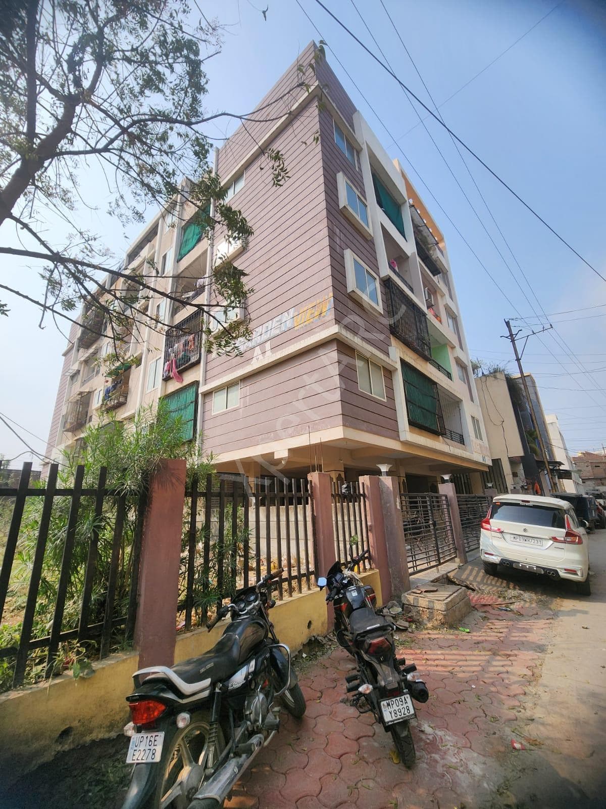 Property Photos 7