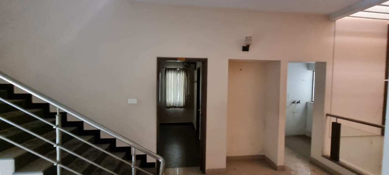 Property Photos 8