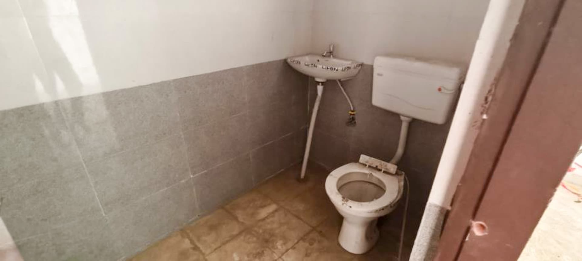 Property Photos 8