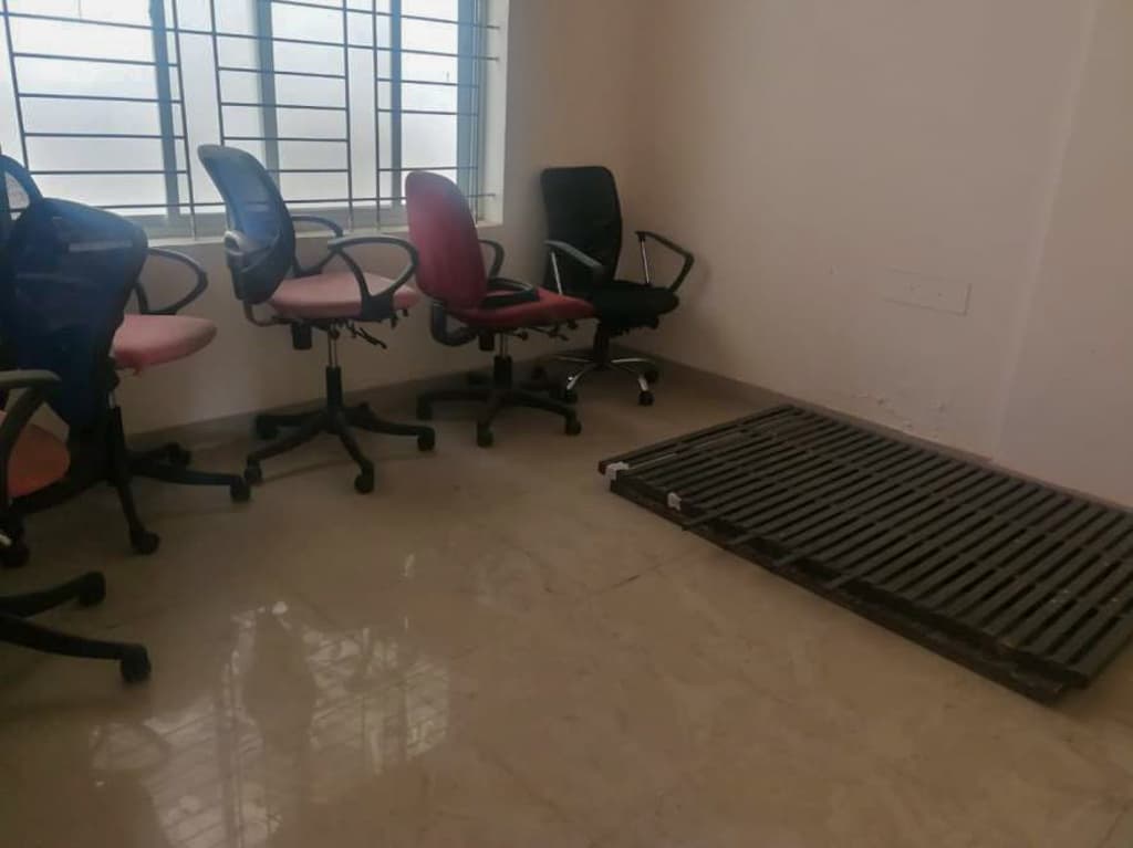 Property Photos 6