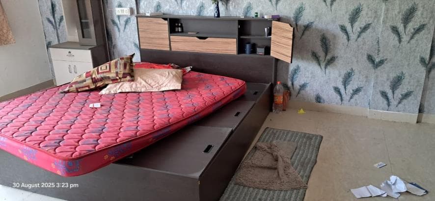 Property Photos 7