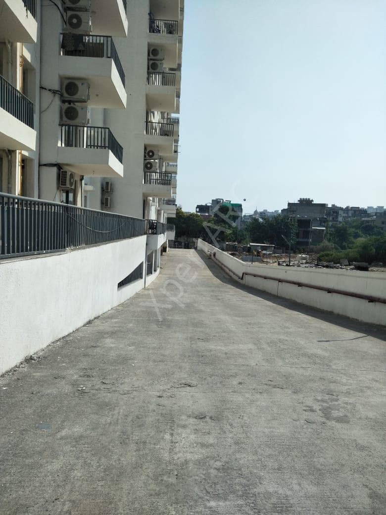 Property Photos 25