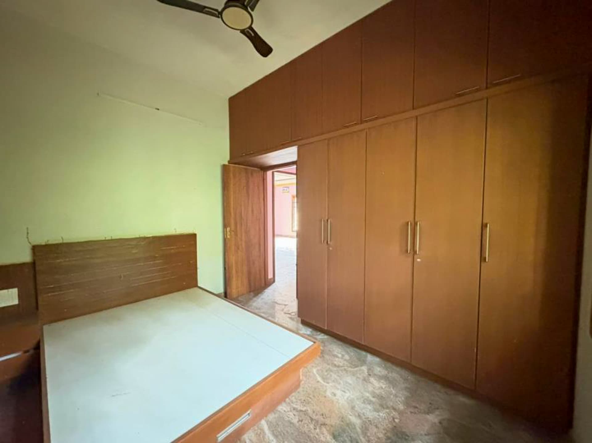 Property Photos 17