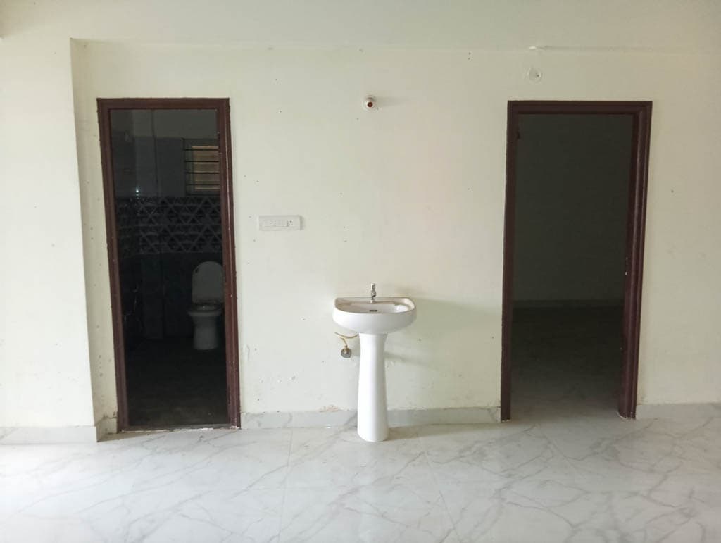 Property Photos 6