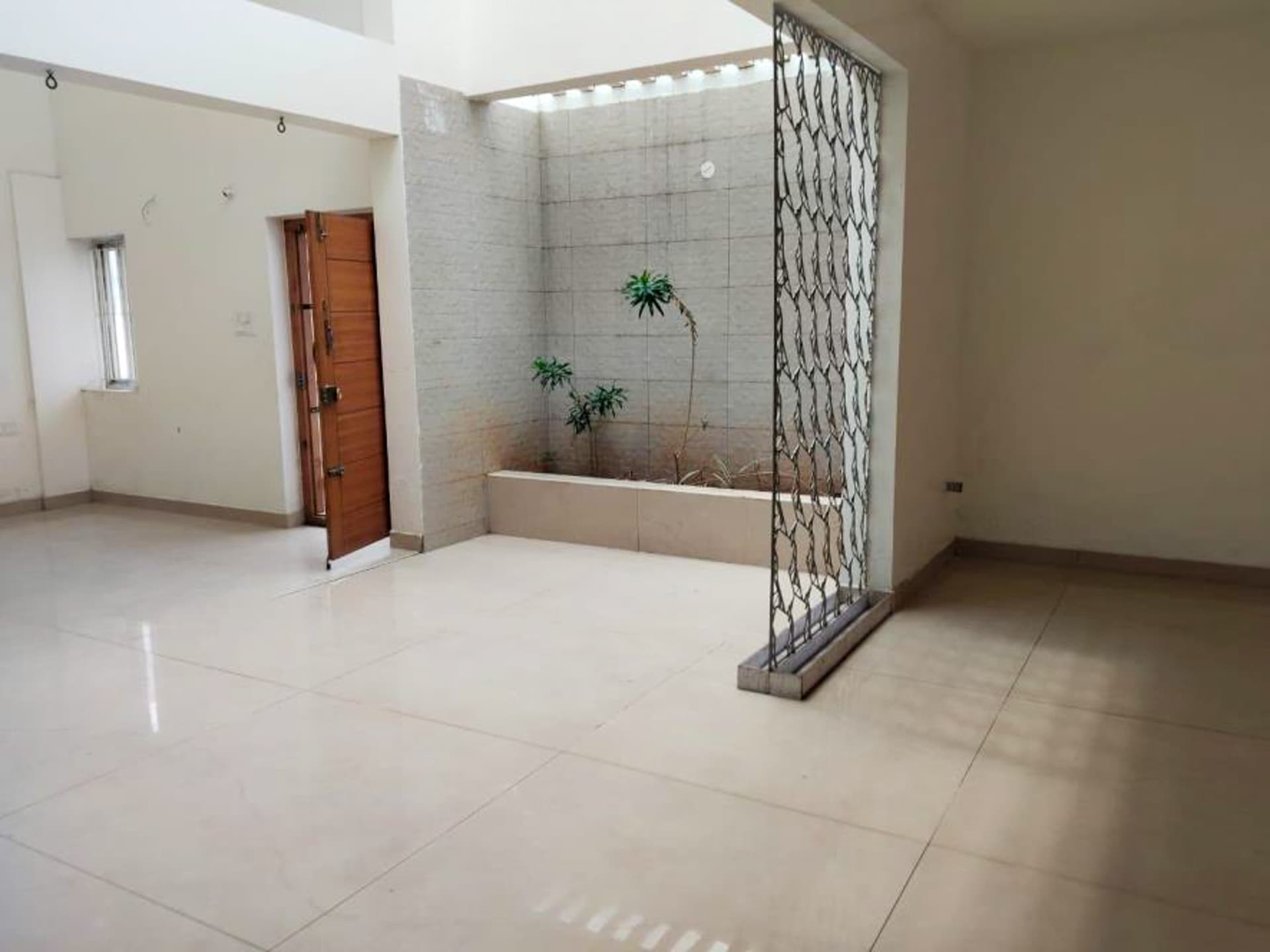 Property Photos 25