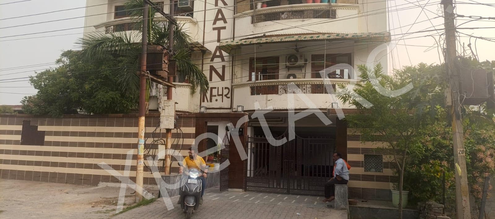Property Photos 9