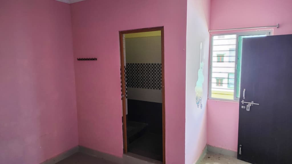 Property Photos 8