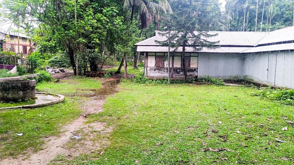 Property Photos 6