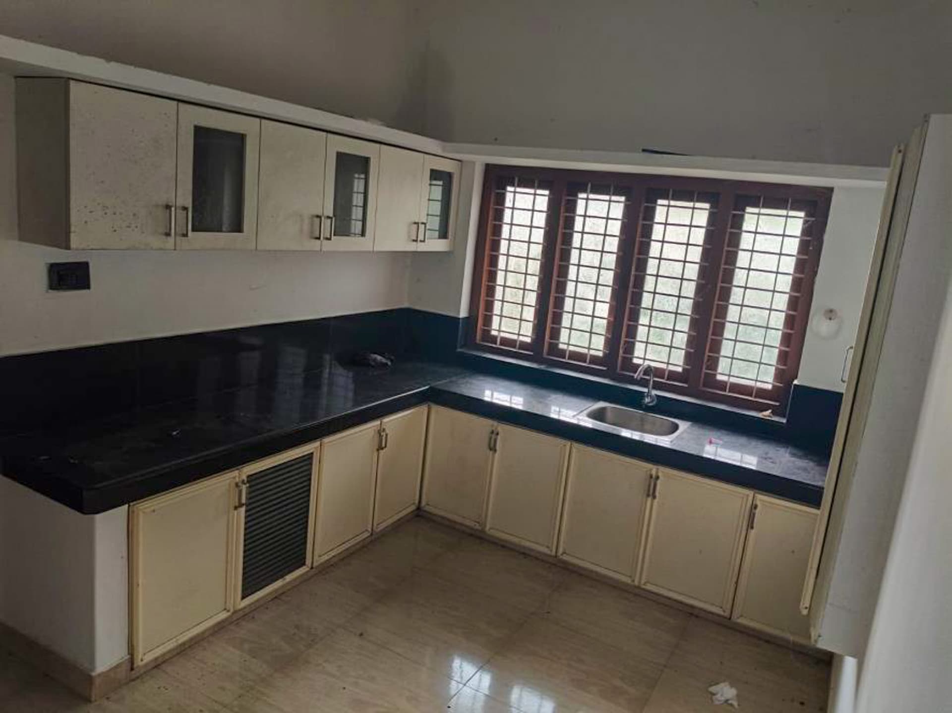 Property Photos 7