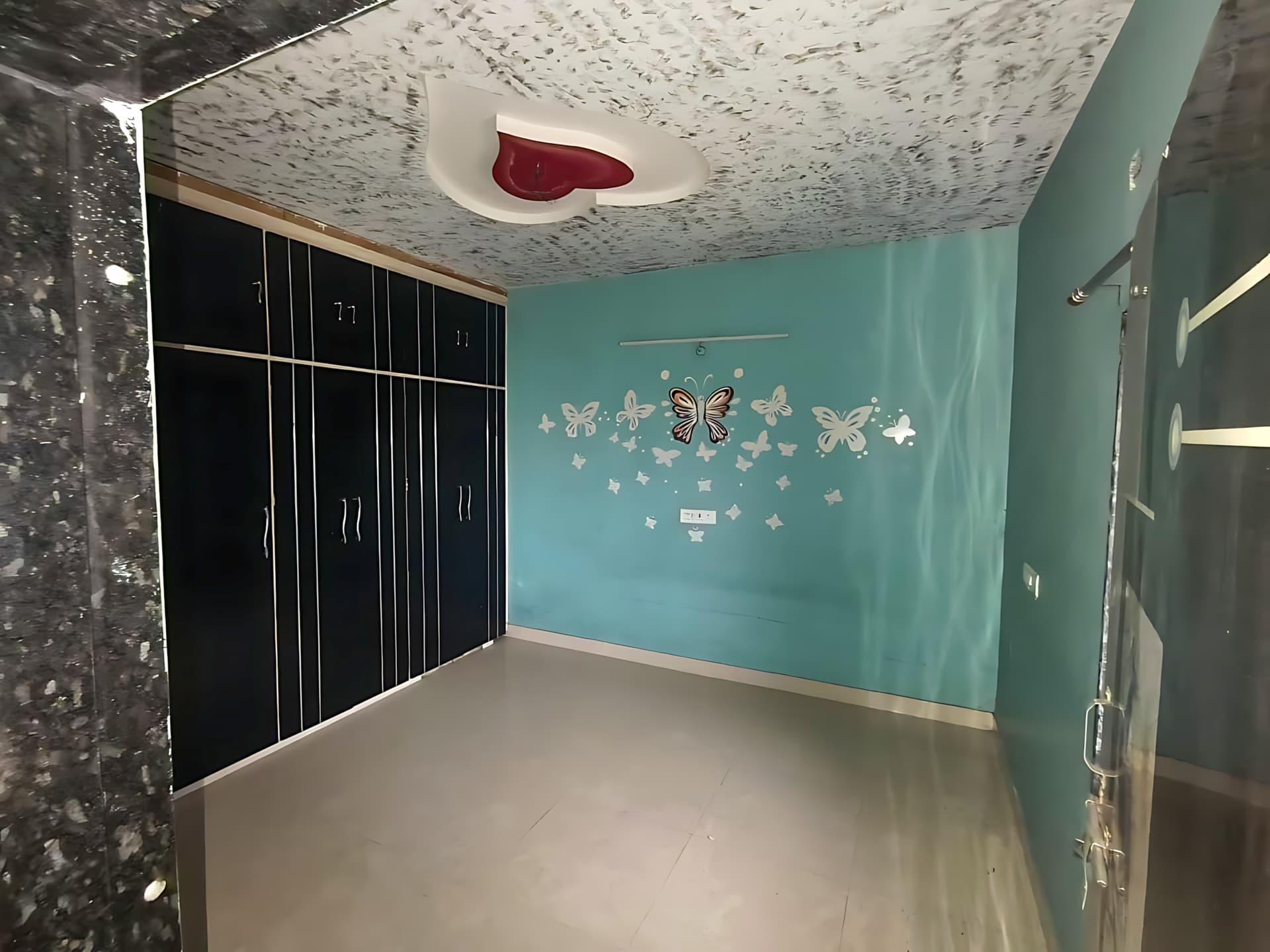 Property Photos 6