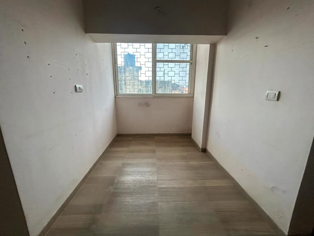Property Photos 28