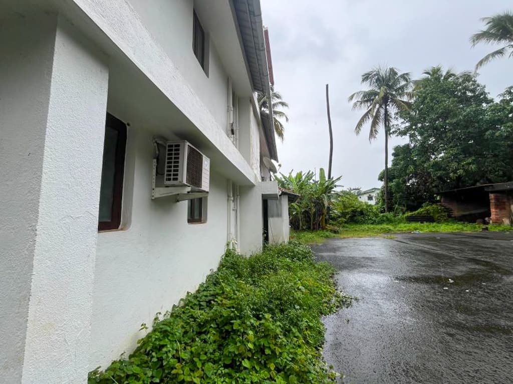 Property Photos 6