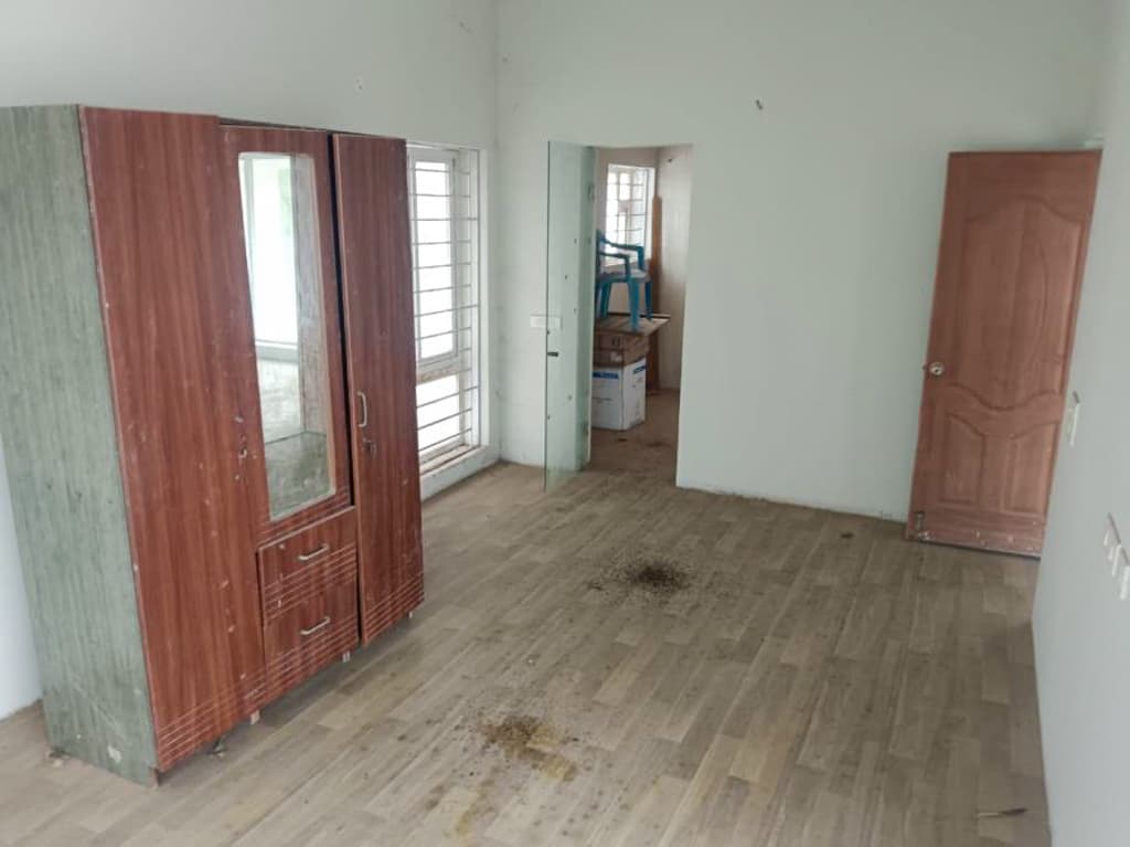 Property Photos 33