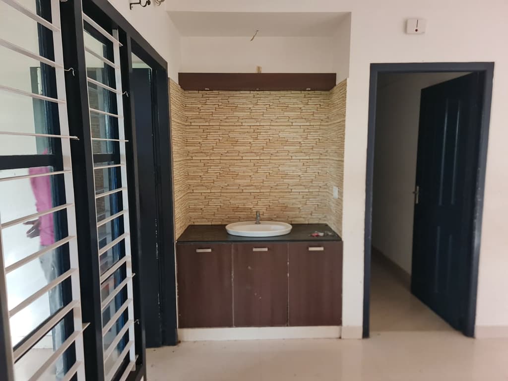 Property Photos 8
