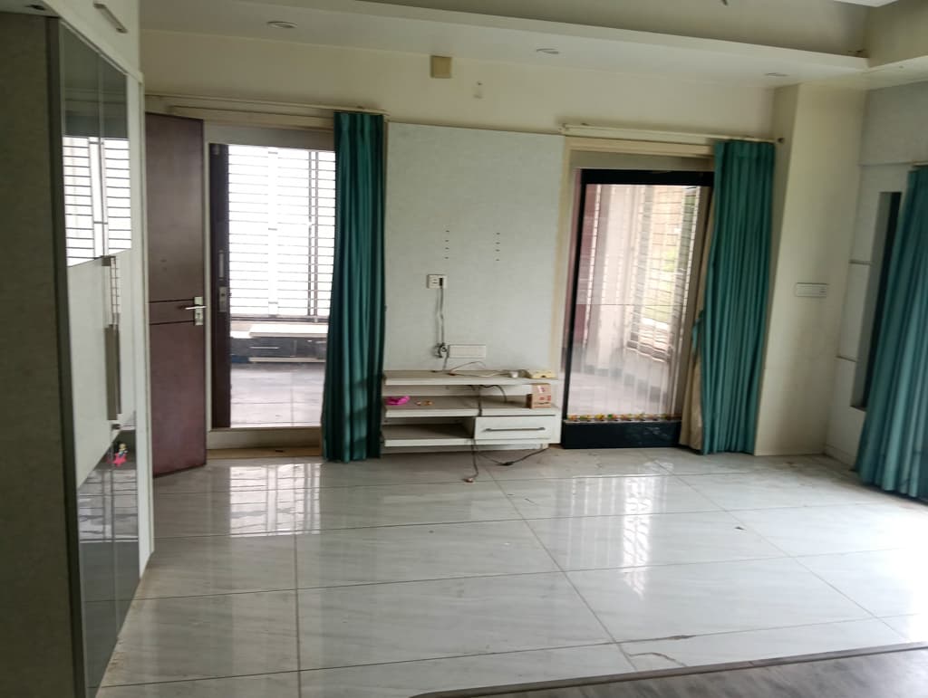 Property Photos 17