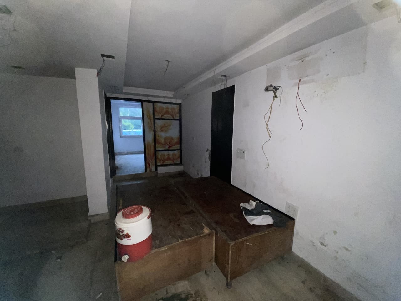 Property Photos 5