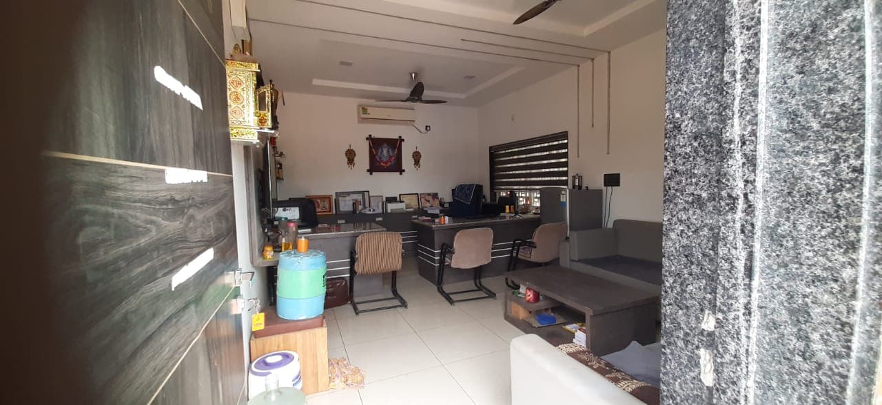 Property Photos 9
