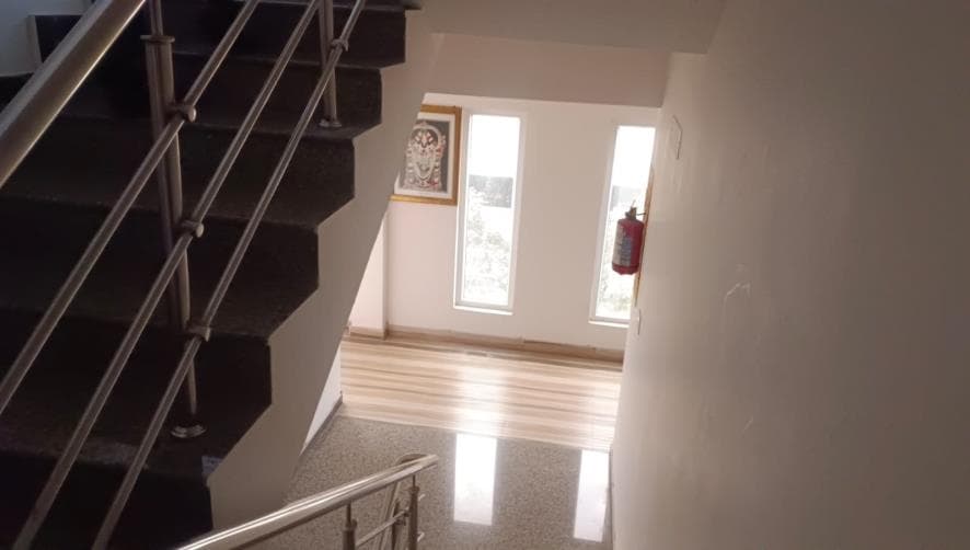 Property Photos 8