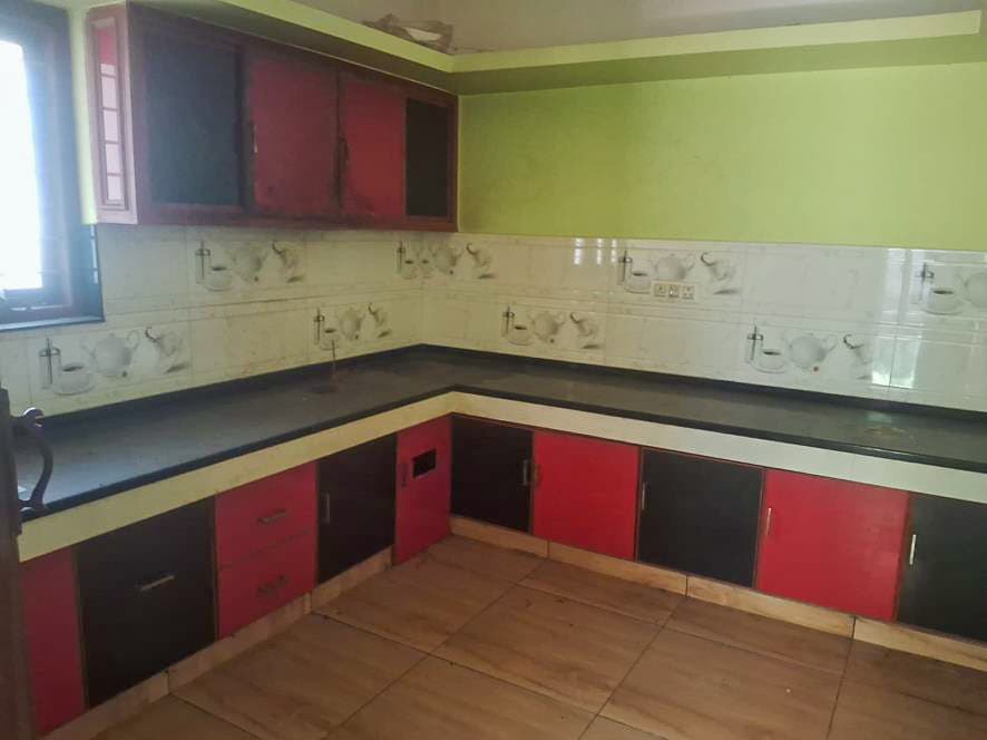 Property Photos 16