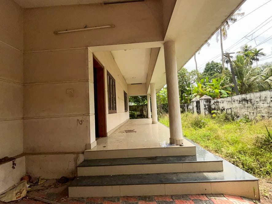 Property Photos 16