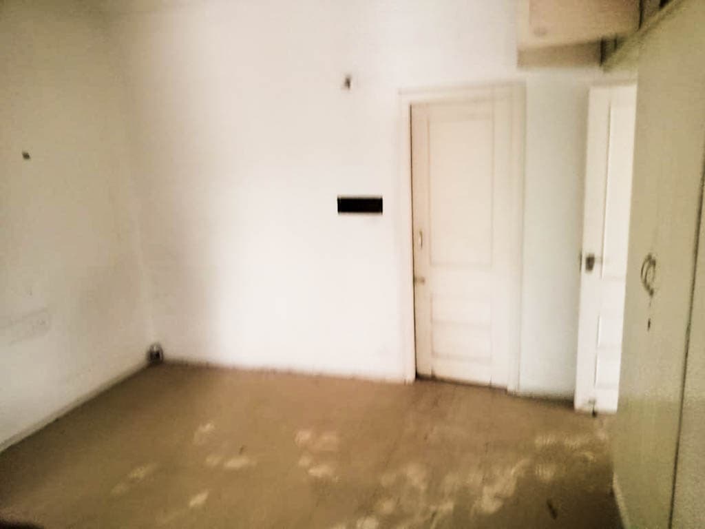 Property Photos 6