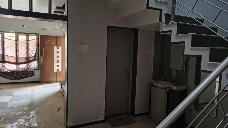 Property Photos 6