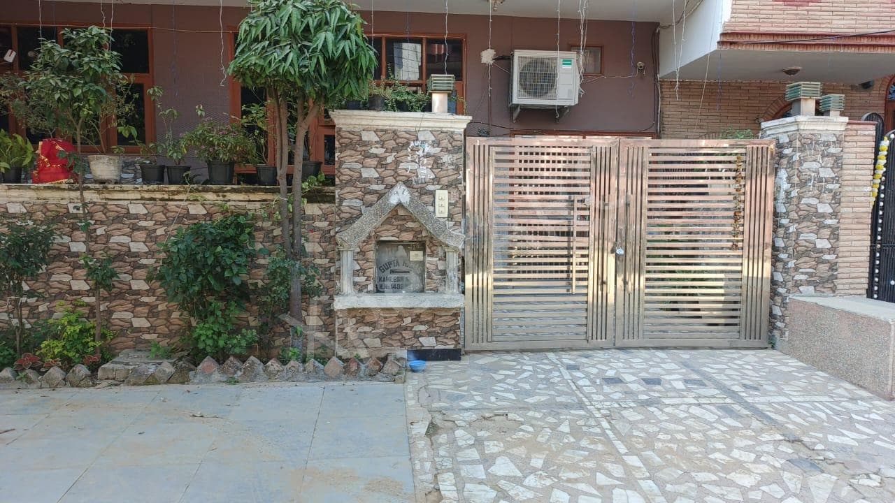 Property Photos 8