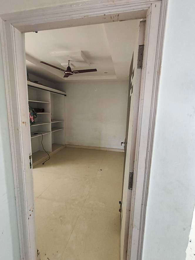 Property Photos 8