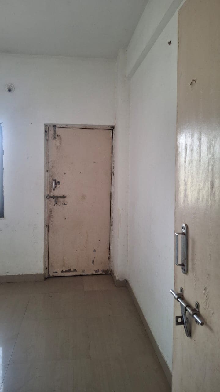 Property Photos 8