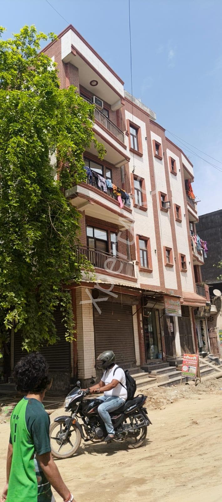 Property Photos 8