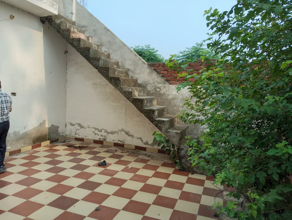 Property Photos 5