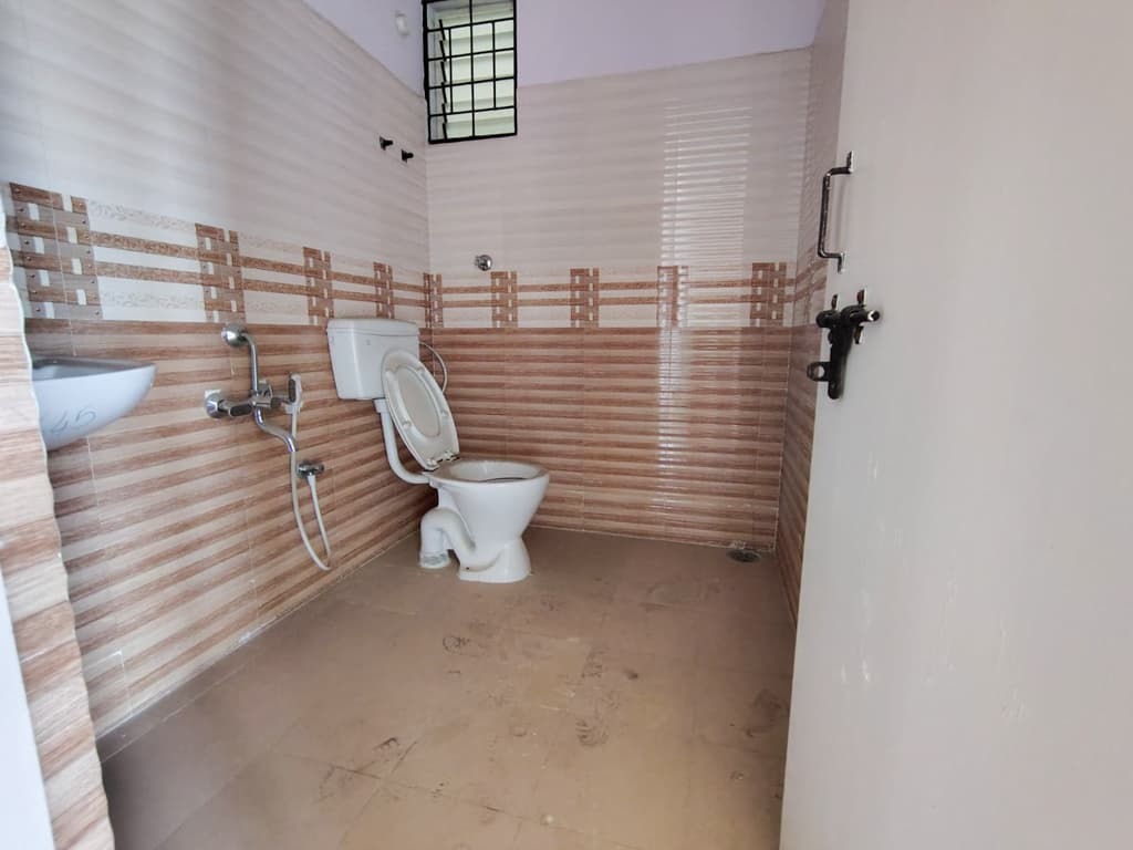 Property Photos 8