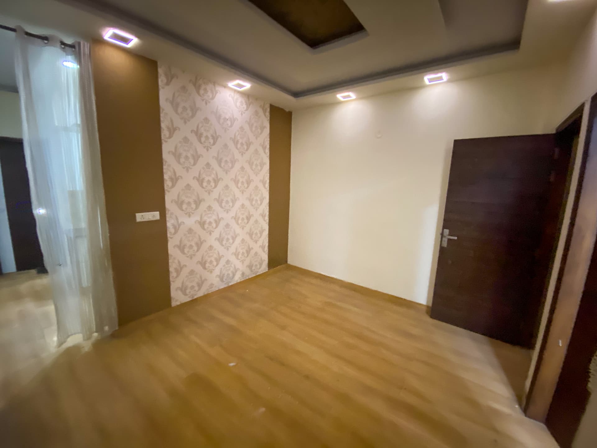 Property Photos 28