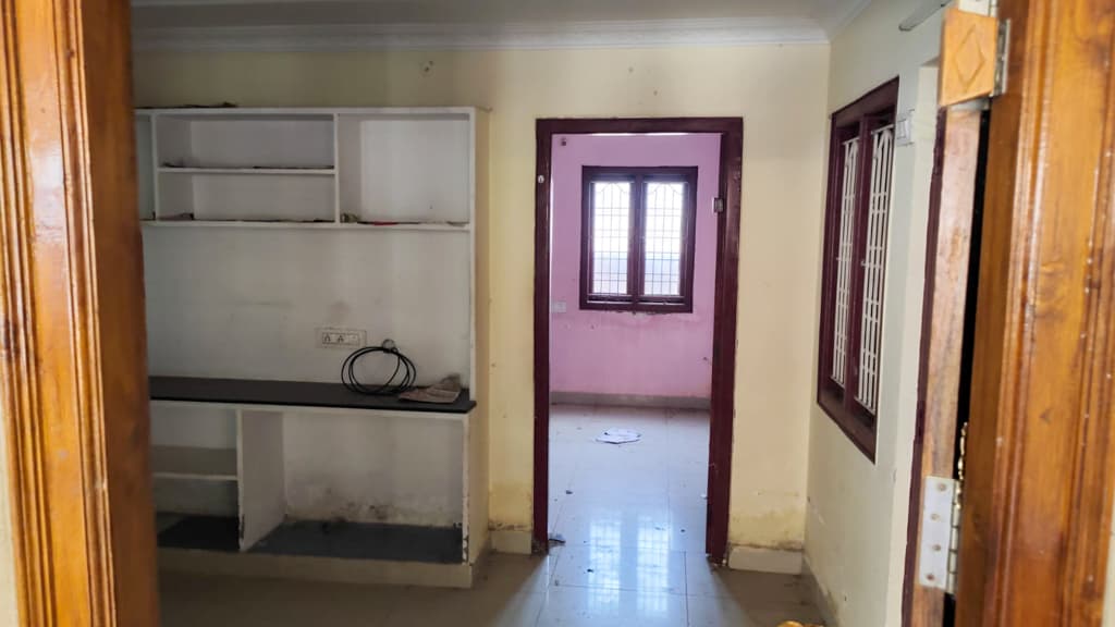Property Photos 6