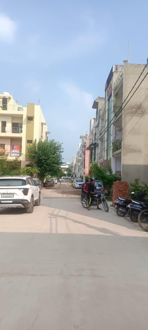 Property Photos 6