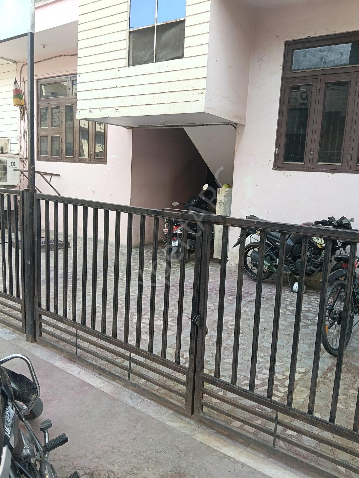 Property Photos 8