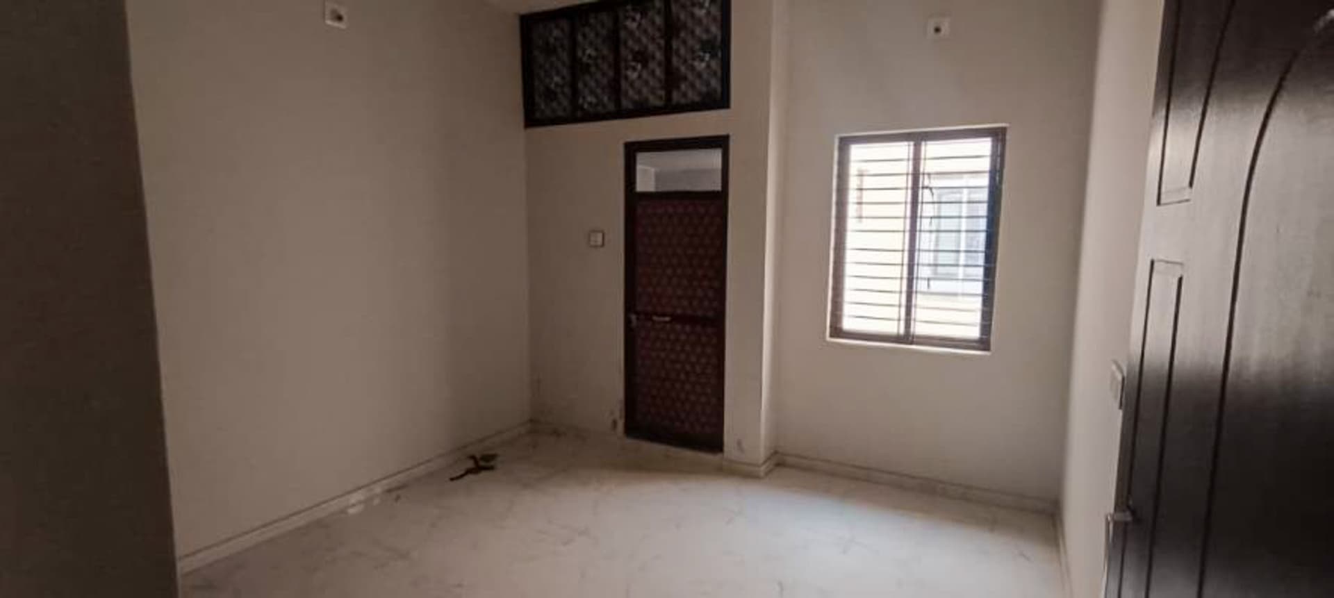 Property Photos 8