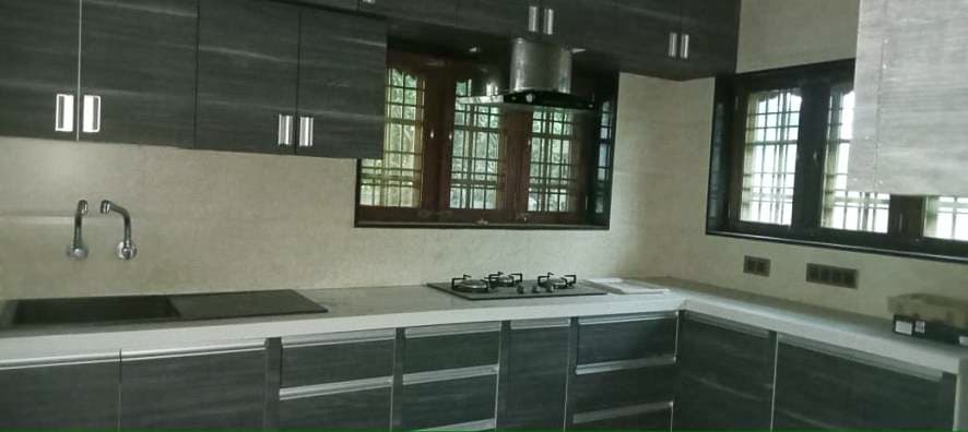 Property Photos 28