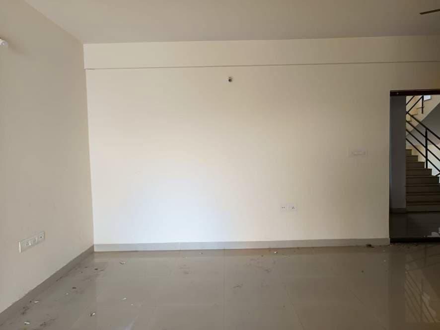 Property Photos 16