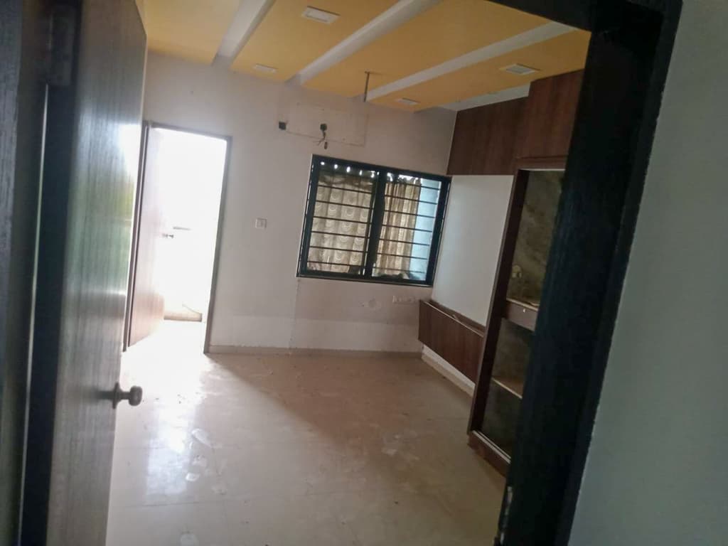 Property Photos 9