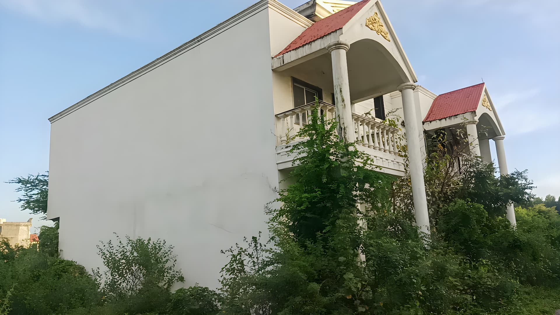 Property Photos 8