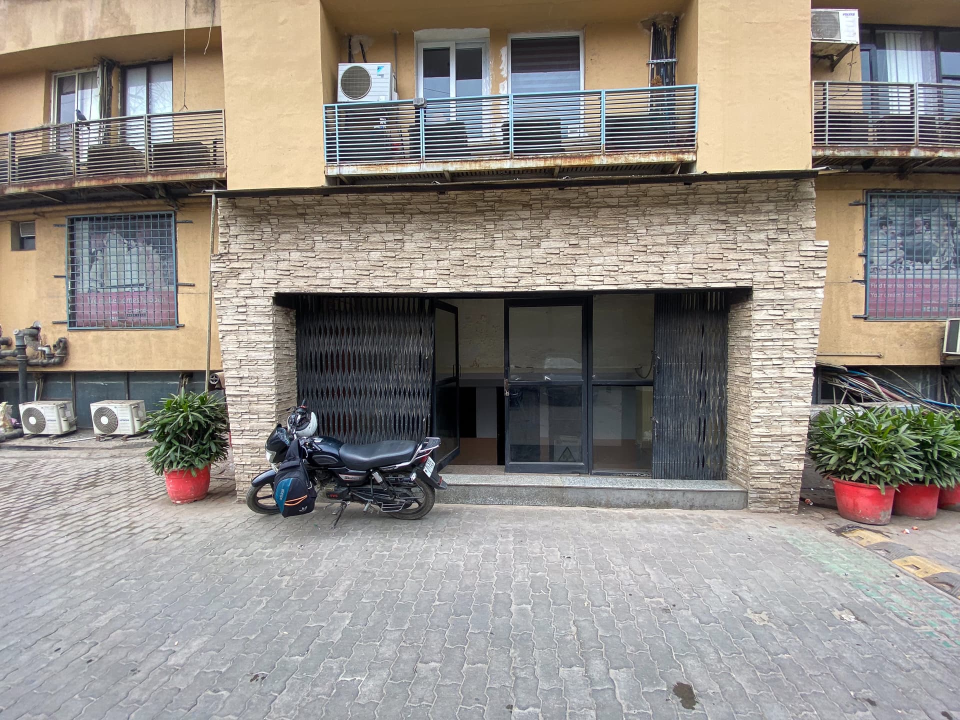 Property Photos 25