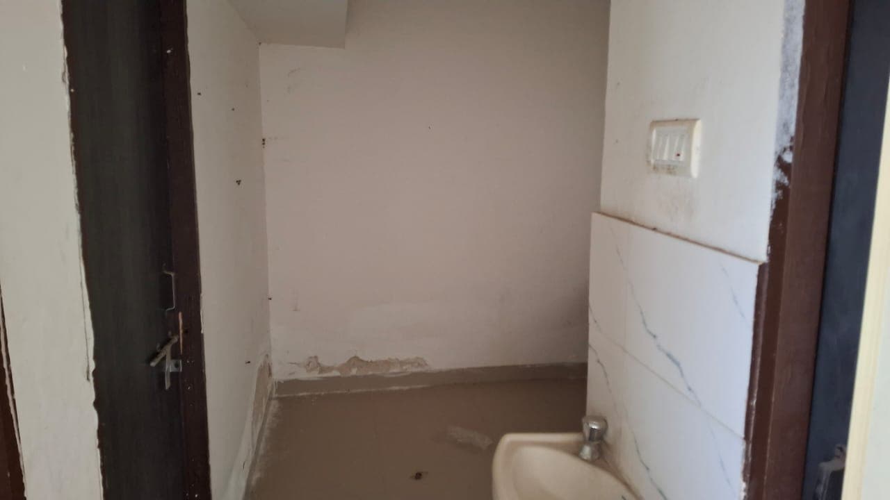 Property Photos 8