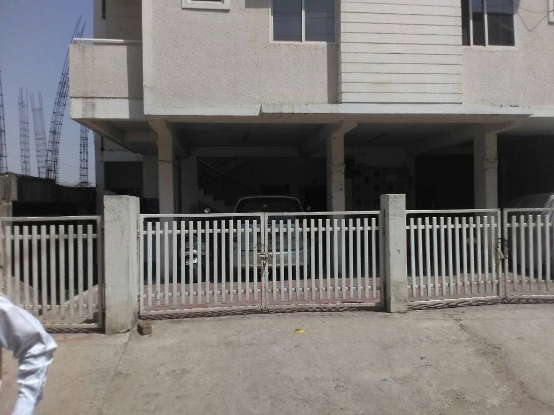 Property Photos 1