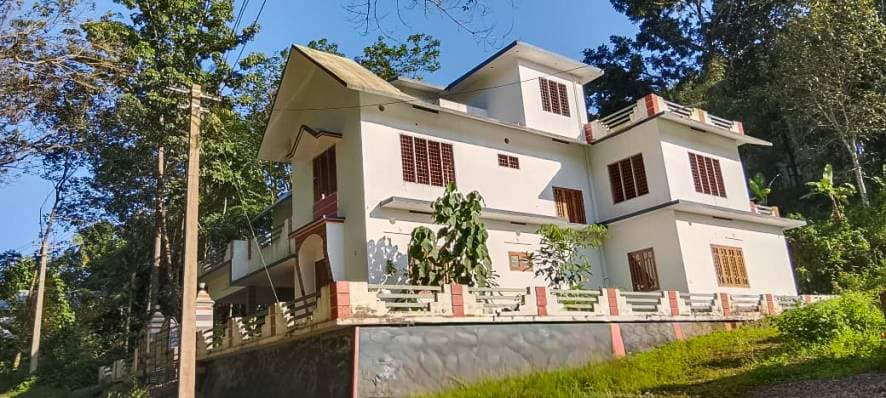 Property Photos 28