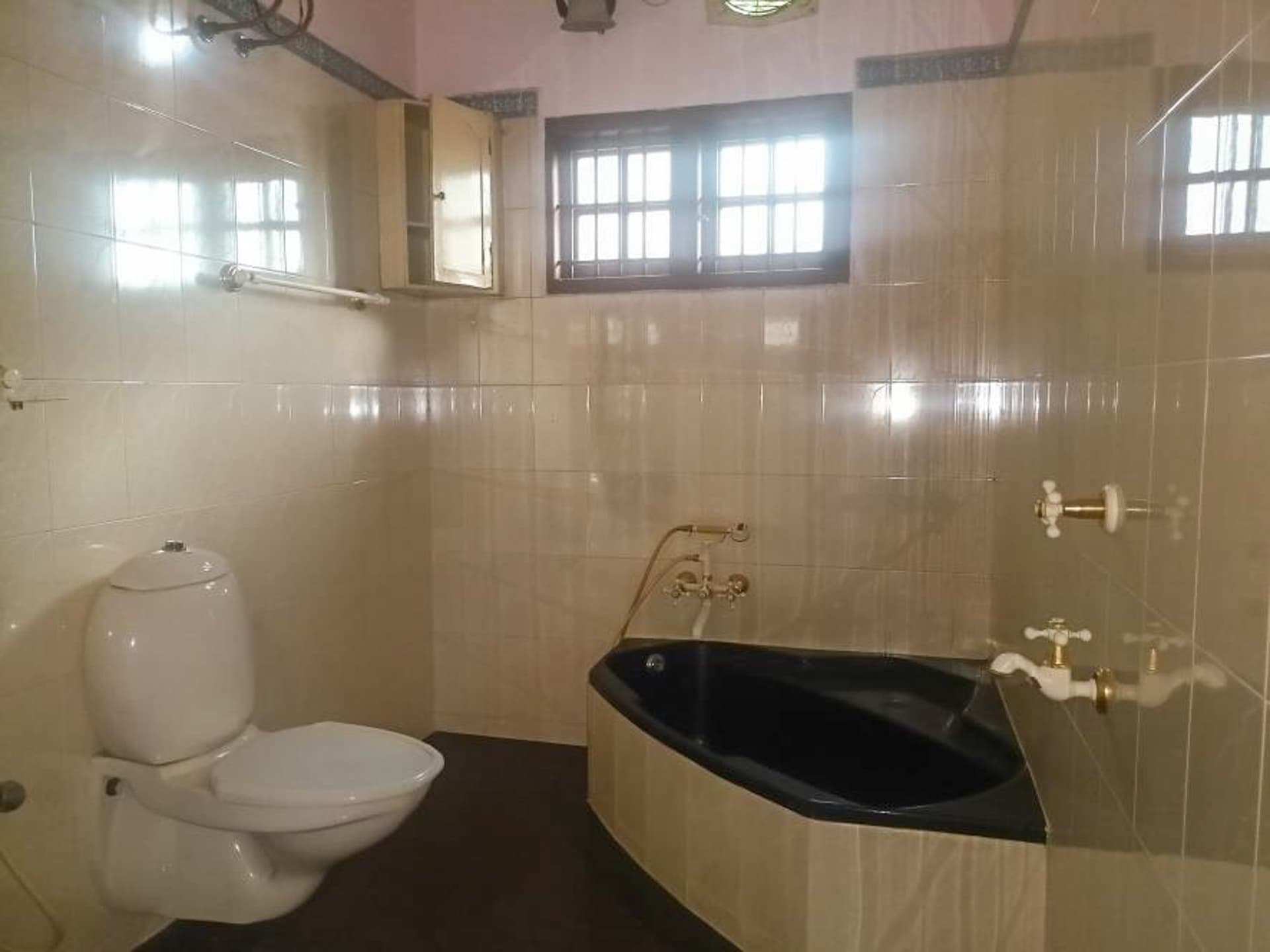 Property Photos 9
