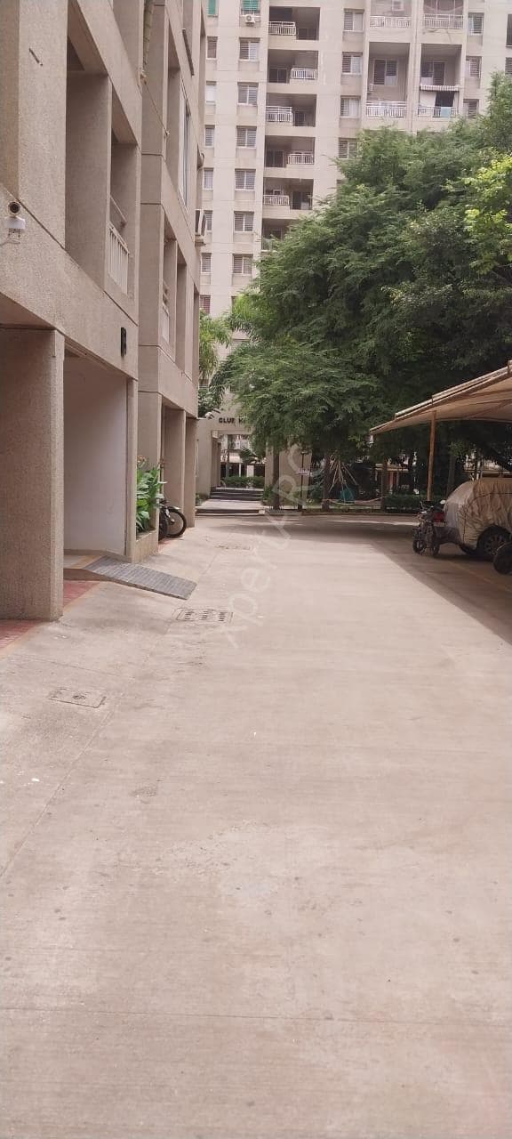Property Photos 8